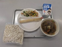 11月11日(火)　★おはなし給食「はれときどきぶた」